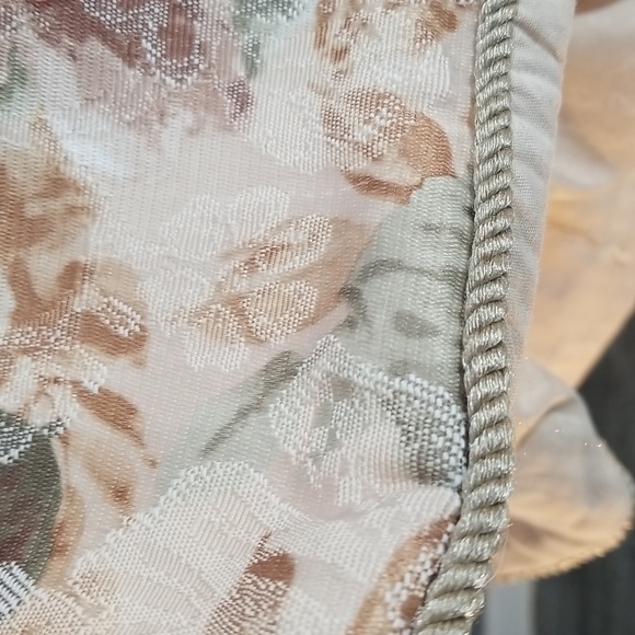 Queen/ Full Croscill Cotswold vintage floral duvet cover - Picture 2 of 8